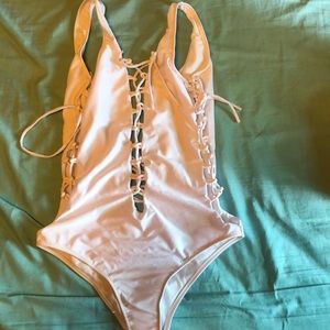 CUTE LACE UP BATHING SUIT